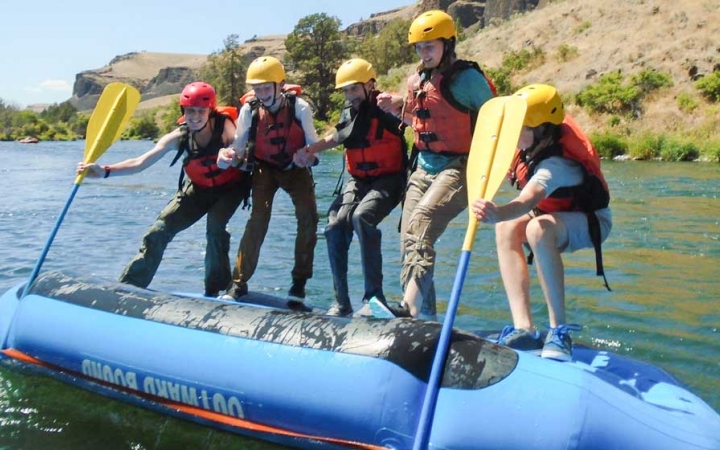 rafting deschutes river